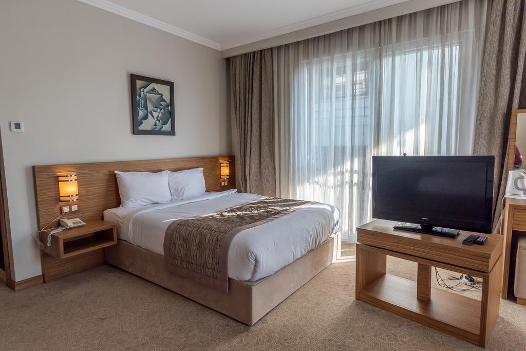 Duzce Hotel Almina Park מראה חיצוני תמונה