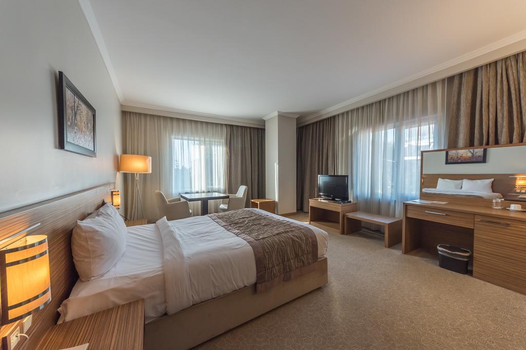 Duzce Hotel Almina Park מראה חיצוני תמונה